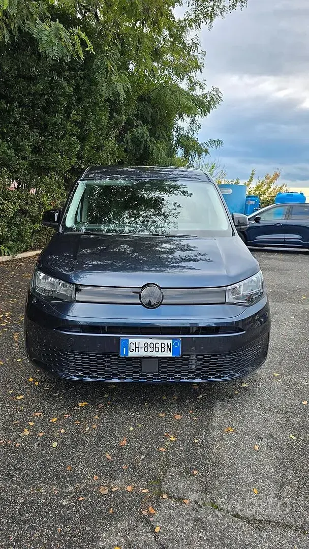Usata VW Caddy 122 CV (89 kW) 2022 Blu Monovolume