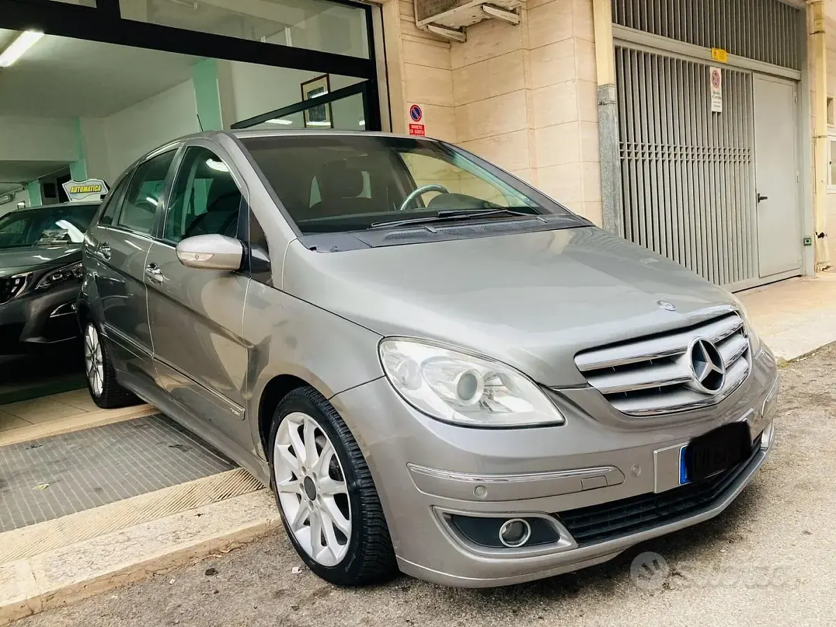 Usata Mercedes B180 109 CV (80 kW) 2008 Grigio Monovolume