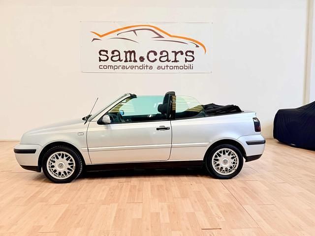 Usata VW Golf Cabriolet Highline 116 CV (85 kW) 2000 Argento Cabrio