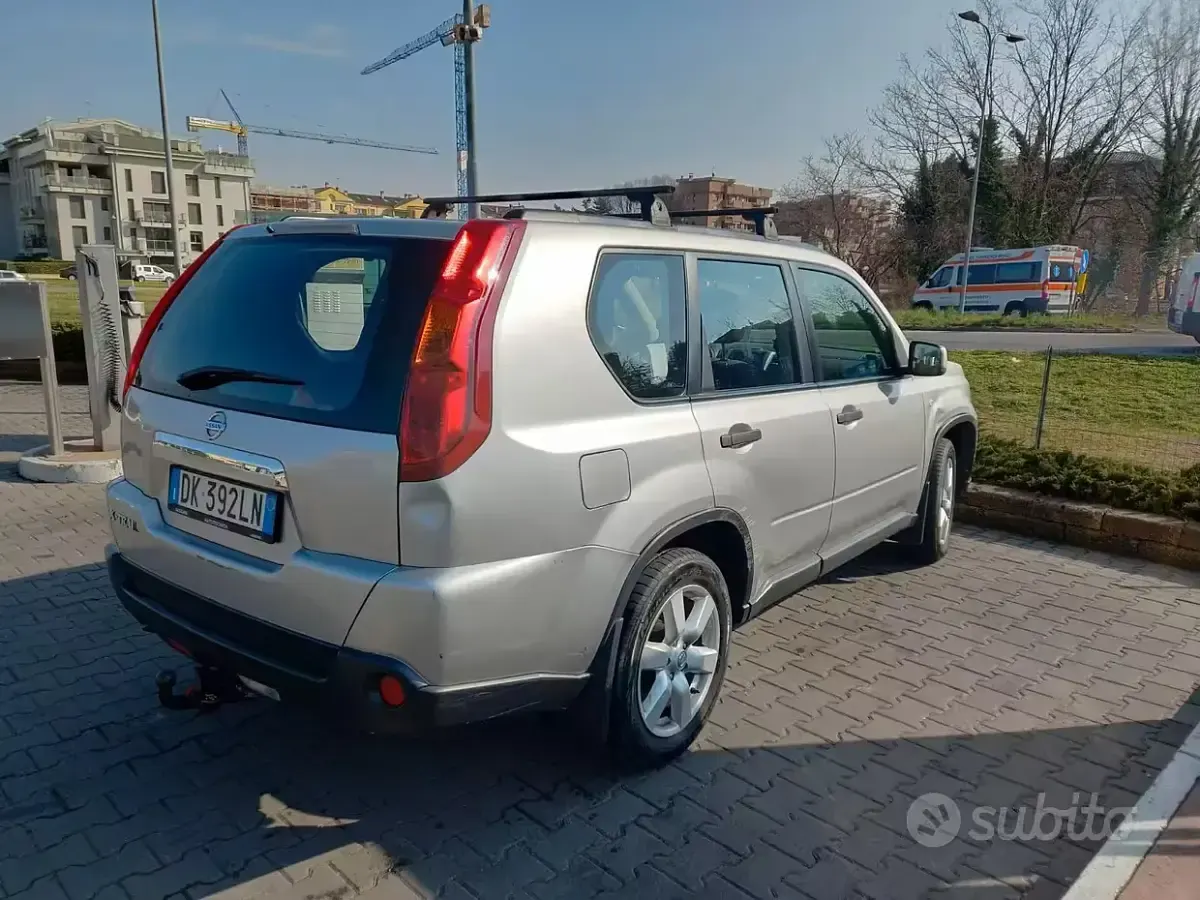 Usata Nissan X-Trail 136 CV (100 kW) 2007 Grigio SUV