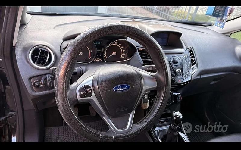 Second-hand Ford Fiesta Titanium 75 CP (55 kW) 2014 Hatchback