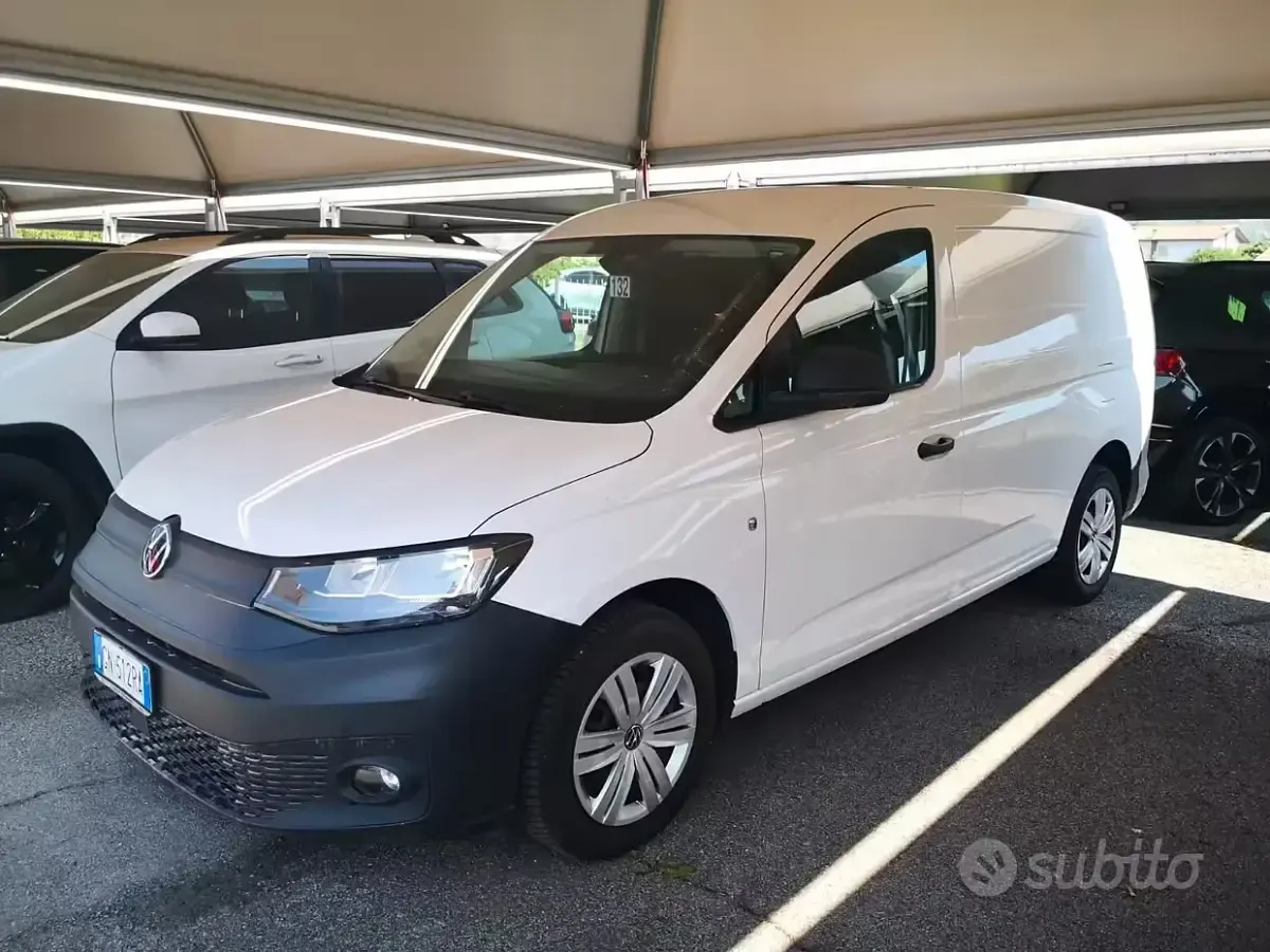 Usata VW Caddy 122 CV (89 kW) 2023 Bianco Monovolume