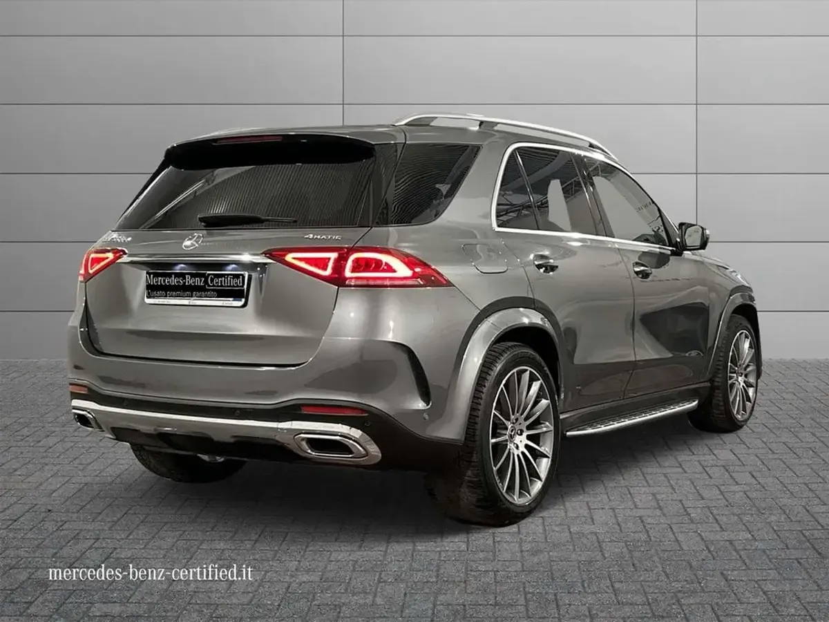 Usata Mercedes GLE300 Premium 272 CV (200 kW) 2023 Grigio medio metallizzato SUV