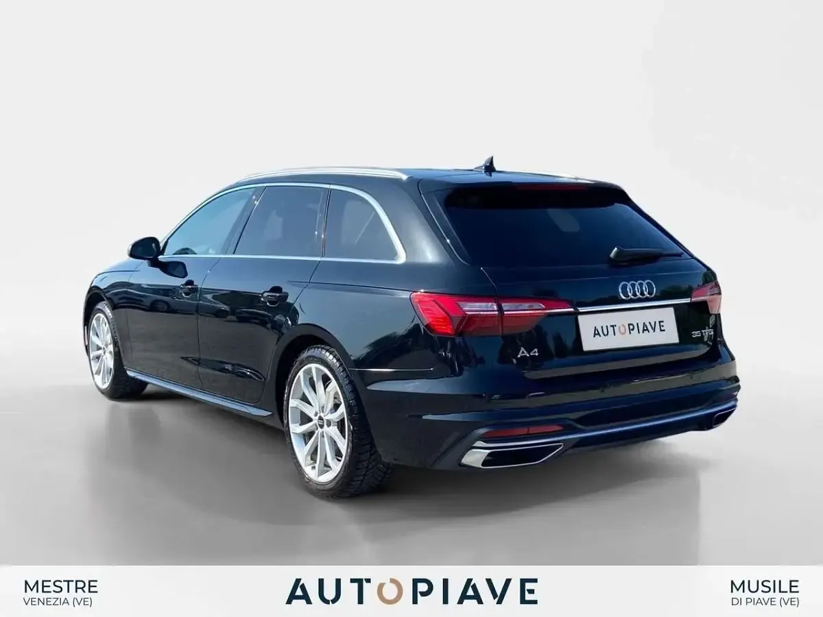 Usata Audi A4 Ambiente 150 CV (110 kW) 2023 Nero Station wagon