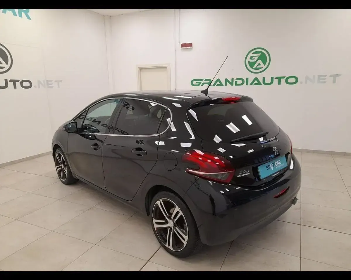 Usata Peugeot 208 GT-line 120 CV (88 kW) 2017 Nero Utilitaria