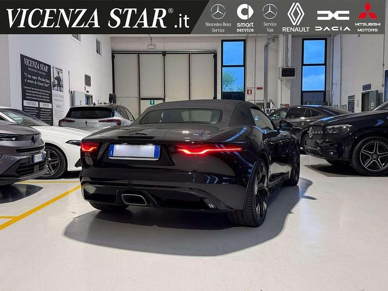 Usata Jaguar F-Type R-Dynamic 300 CV (220 kW) 2022 Nero Cabrio