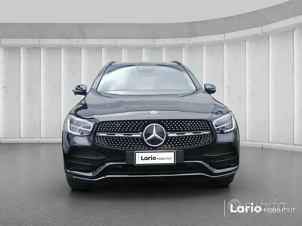 Begagnad Mercedes GLC300 Premium 194 HK (142 kW) 2021 Svart SUV