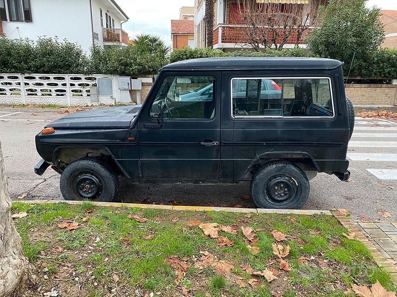 Usata Mercedes G300 88 CV (64 kW) 1985 Nero SUV