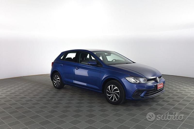 Usata VW Polo Life 95 CV (69 kW) 2025 Blu Utilitaria