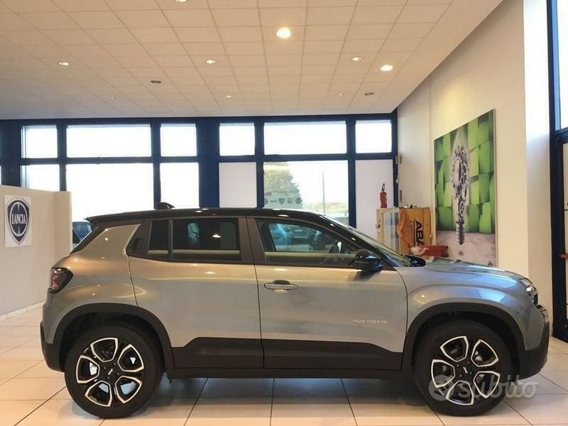 Nuova Jeep Avenger Summit 101 CV (74 kW) 2025 SUV