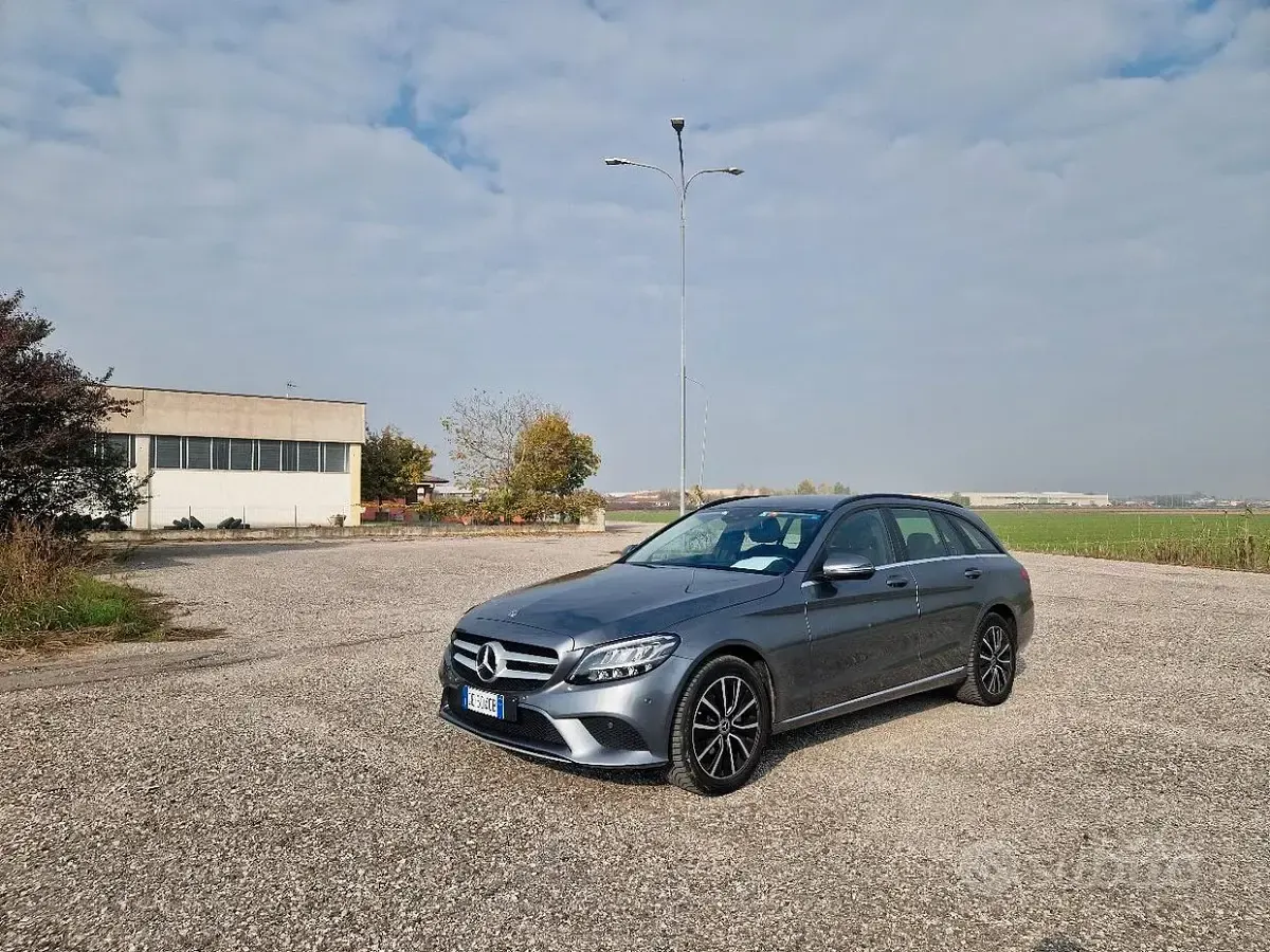 Usata Mercedes C180 Business 122 CV (89 kW) 2021 Grigio Station wagon