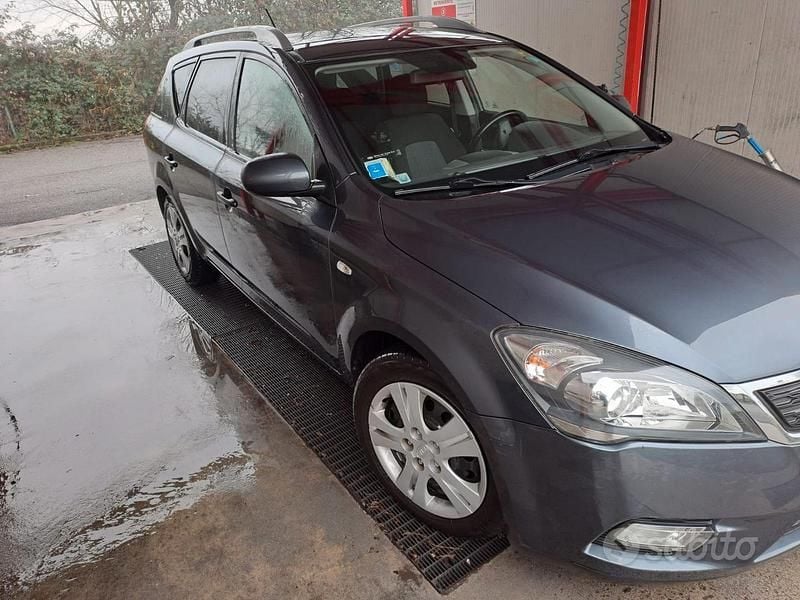 Usata Kia Ceed 115 CV (84 kW) 2011 Utilitaria