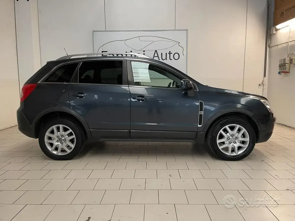 Usata Opel Antara Edition 140 CV (102 kW) 2009 Grigio SUV