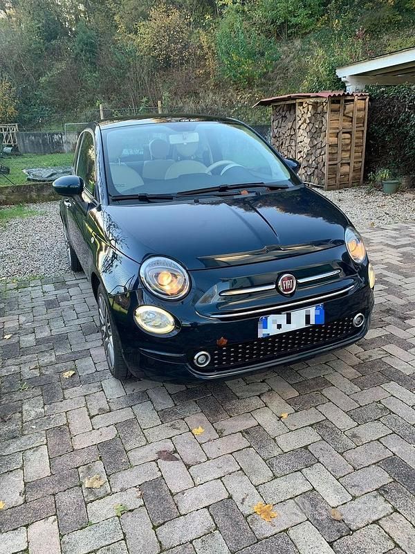 Usata Fiat 500 Lounge 69 CV (50 kW) 2018 Blu/azzurro Utilitaria
