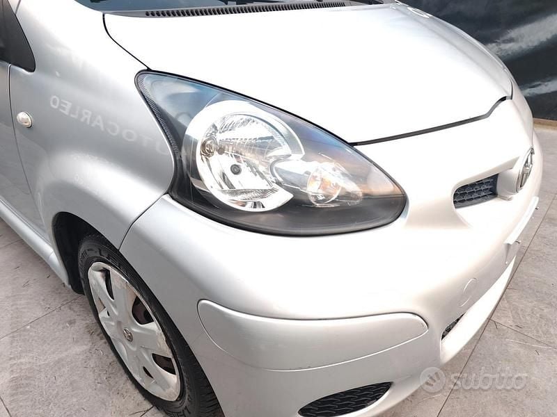 Usata Toyota Aygo 67 CV (49 kW) 2009 Grigio Utilitaria
