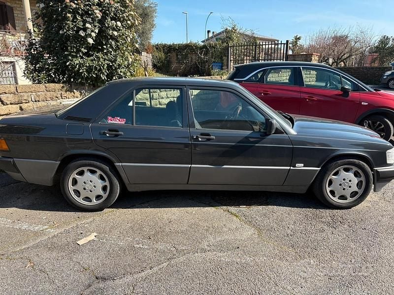 Usata Mercedes 190 1990 Nero Berlina