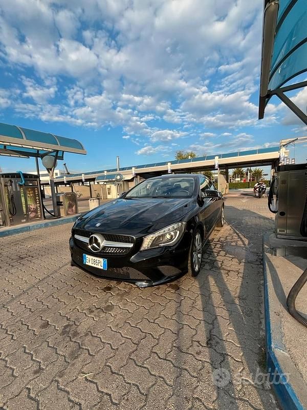 Usata 2014 Mercedes CLA200 Executive Tre volumi | 16.000 € (Ottimo prezzo) - Immagine 1/4