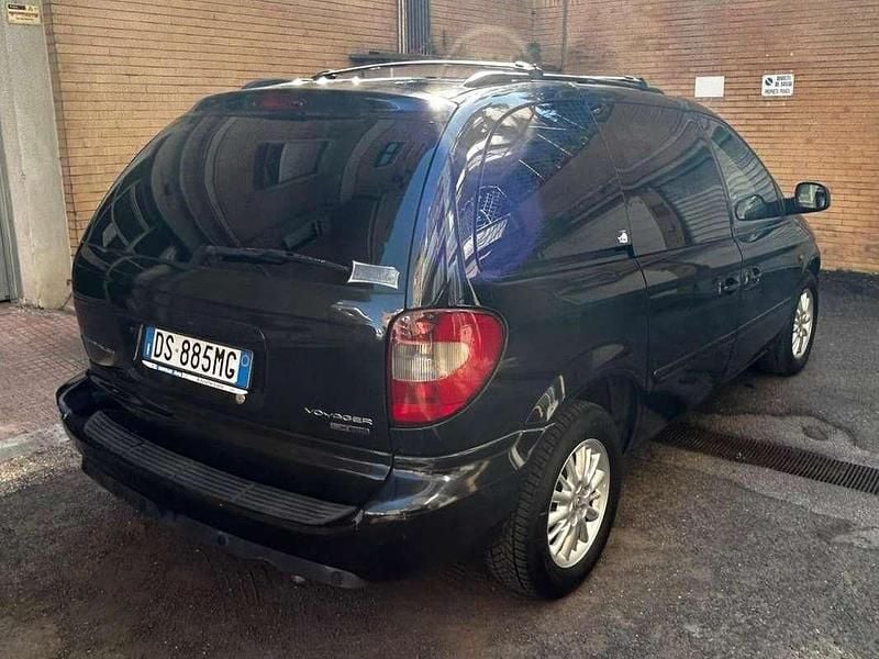 Usata Chrysler Voyager 150 CV (110 kW) 2008 Nero Monovolume