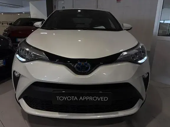 Usata Toyota C-HR Comfort 152 CV (111 kW) 2021 Pearl white SUV