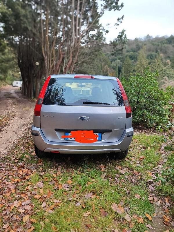 Usata Ford Fusion 68 CV (50 kW) 2005 Grigio Utilitaria