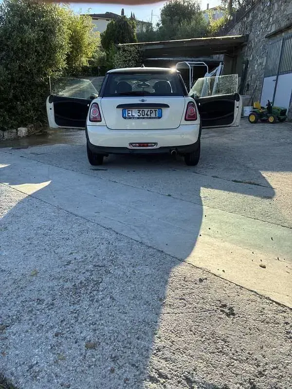 Usata Mini ONE 75 CV (55 kW) 2012 Utilitaria