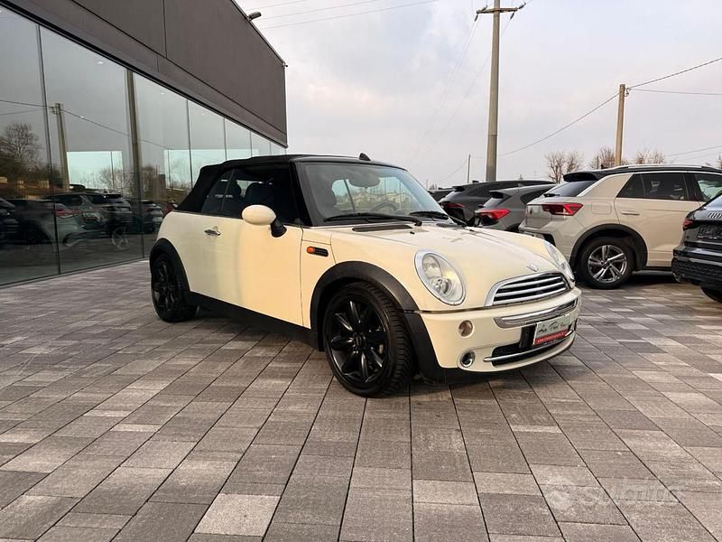 Usata Mini Cooper Cabriolet 116 CV (85 kW) 2006 Beige Cabrio