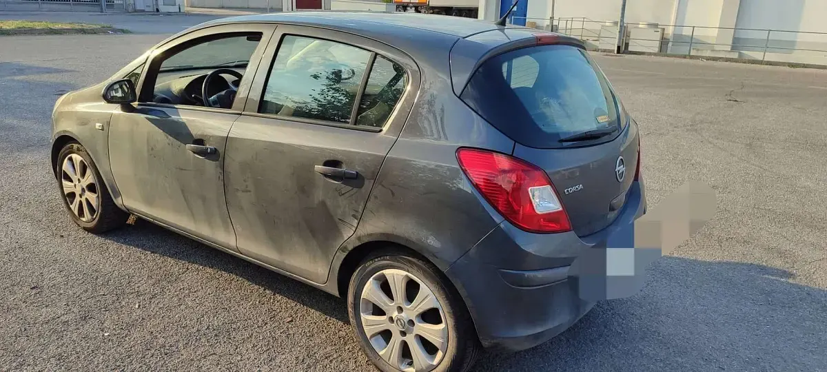 Usata Opel Corsa Cosmo 75 CV (55 kW) 2011 Utilitaria