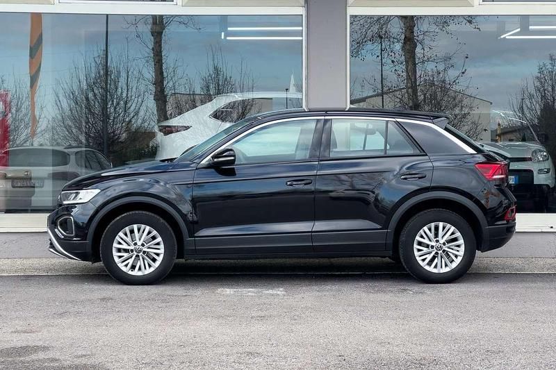 Usata VW T-Roc Life 110 CV (80 kW) 2023 Nero SUV