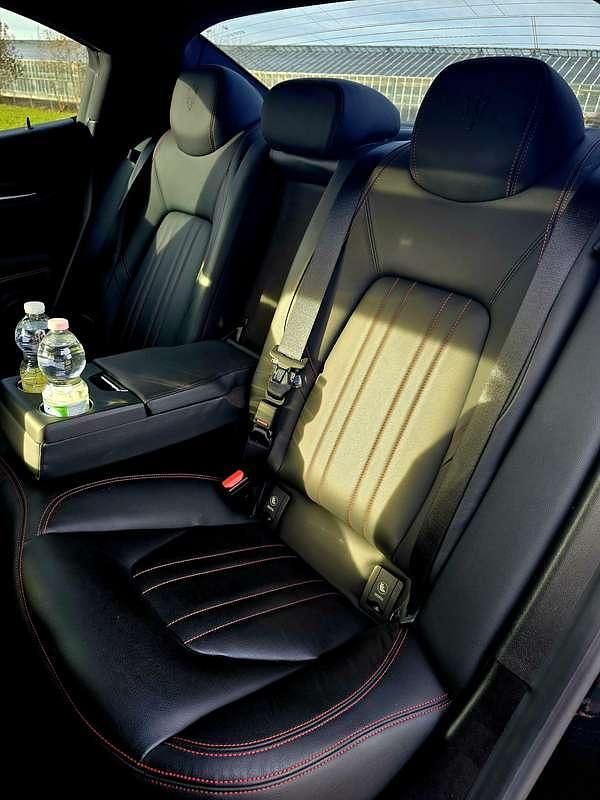 Usata Maserati Ghibli GT 330 CV (242 kW) 2022 Nero Berlina