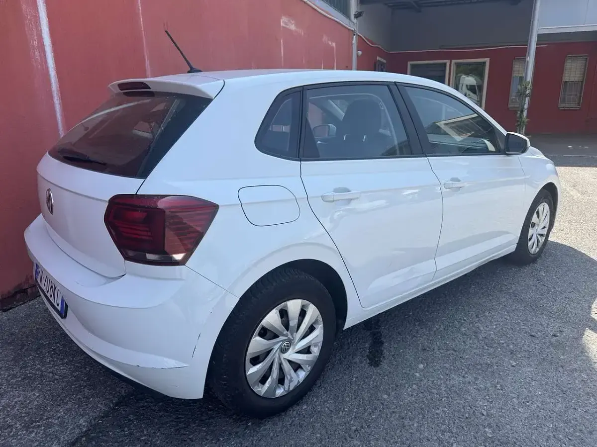Usata VW Polo Trendline 65 CV (47 kW) 2019 Bianco pastello Utilitaria