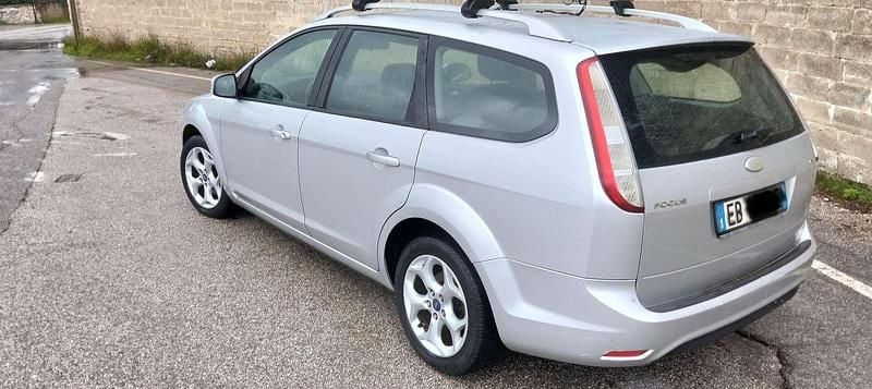 Usata Ford Focus Style 90 CV (66 kW) 2010 Argento Station wagon