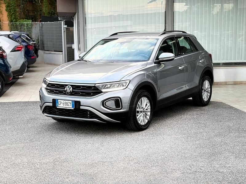 Usata VW T-Roc 150 CV (110 kW) 2023 Grigio SUV