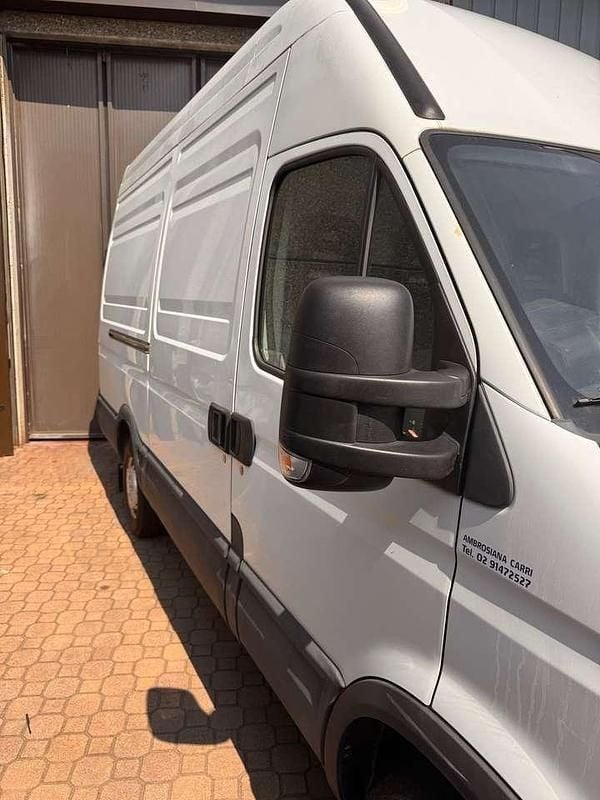 Usata Iveco Daily 145 CV (106 kW) 2012 Bianco candido sbiadito Furgone