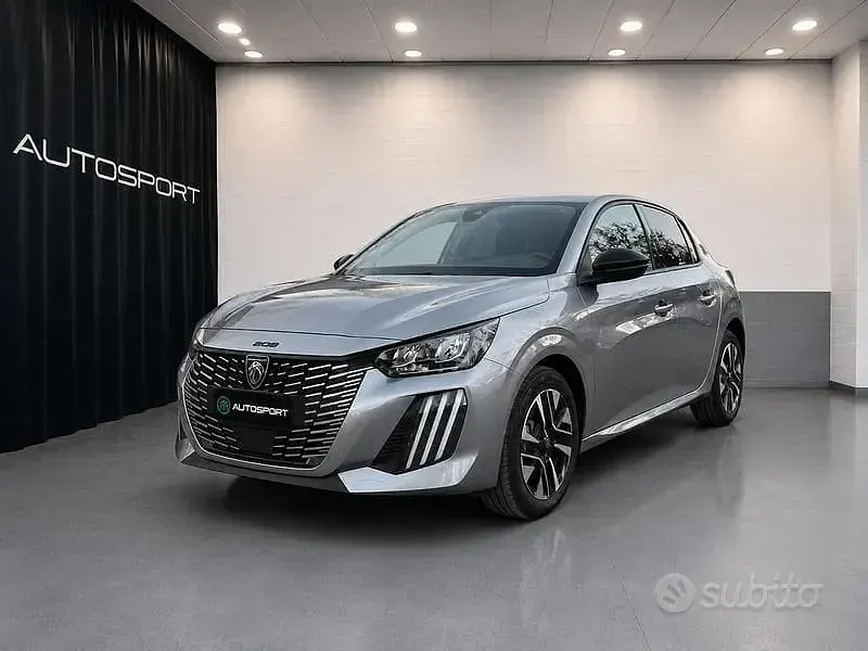 Usata Peugeot 208 Allure 102 CV (75 kW) 2025 Grigio Utilitaria