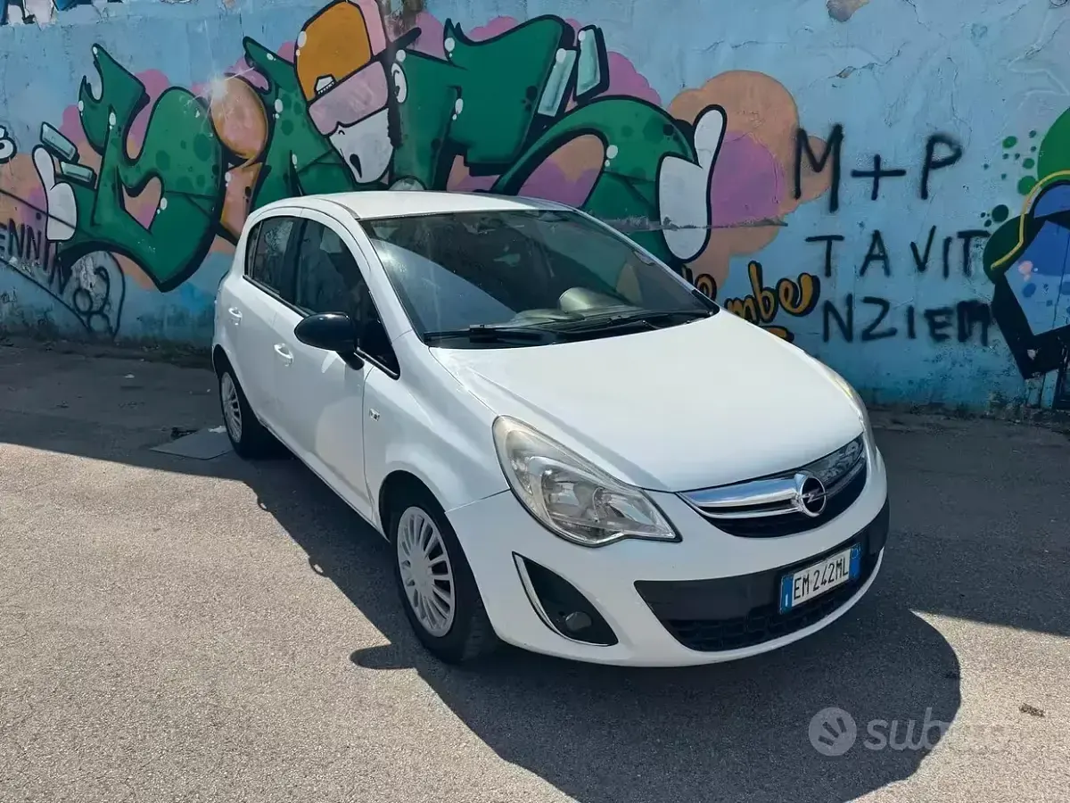 Usata Opel Corsa 85 CV (62 kW) 2012 Bianco Utilitaria