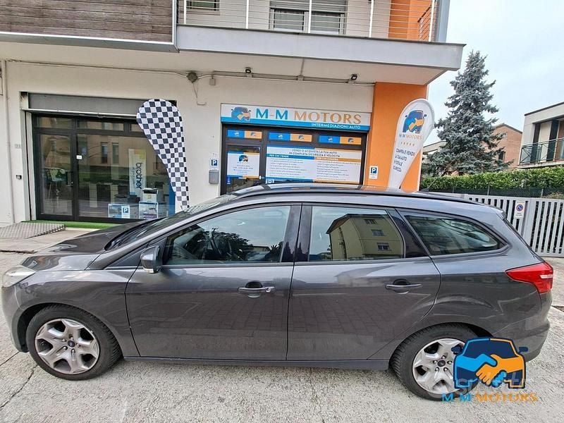 Usata Ford Focus Business Edition 120 CV (88 kW) 2015 Grigio Station wagon