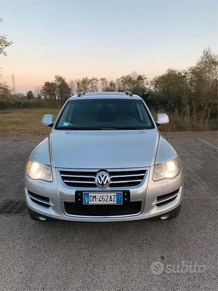 Usata VW Touareg 240 CV (176 kW) 2008 Grigio SUV