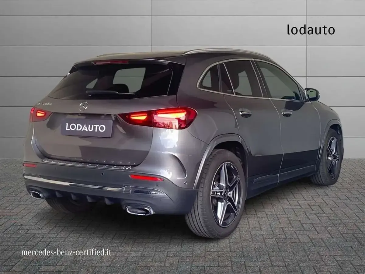 Usata Mercedes GLA200 AMG line 150 CV (110 kW) 2025 Grigio SUV