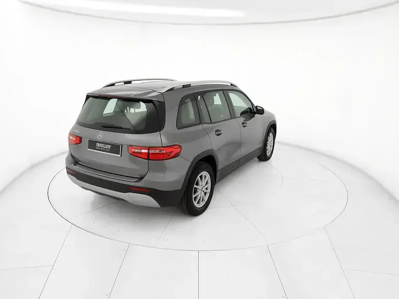 Usata Mercedes GLB200 Business 150 CV (110 kW) 2021 Grigio SUV
