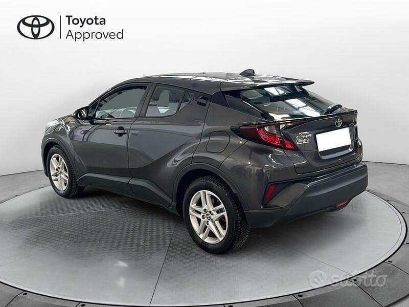 Second-hand Toyota C-HR Active 122 CP (89 kW) 2022 Gri SUV