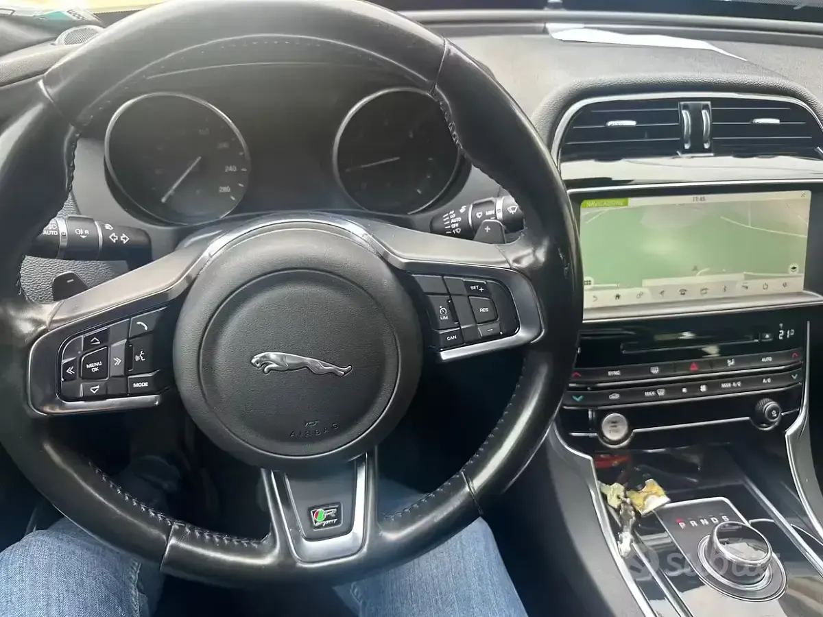 Usata Jaguar XE R-Sport 180 CV (132 kW) 2016 Berlina