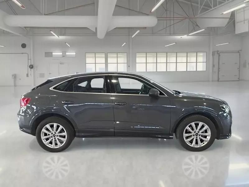 Usata Audi Q3 Sportback Business Plus 149 CV (109 kW) 2023 Grigio SUV