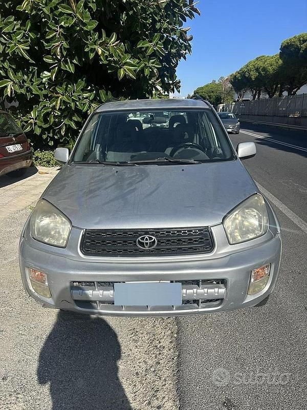 Begagnad Toyota RAV4 150 HK (110 kW) 2000 Kombi