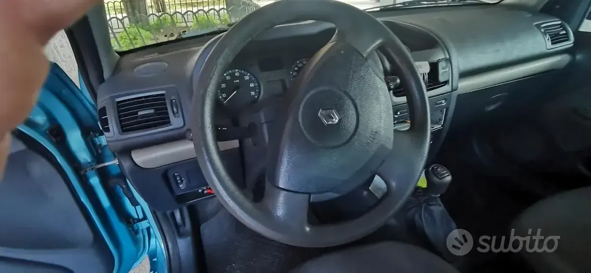 Usata Renault Clio 78 CV (57 kW) 2004 Bluazzurro Utilitaria