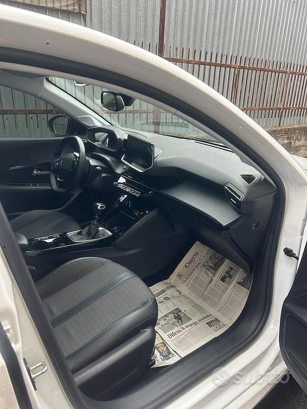 Usata Peugeot 208 102 CV (75 kW) 2022 Bianco Utilitaria
