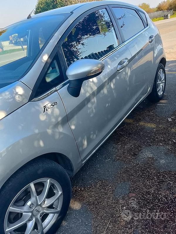 Usata Ford Fiesta 2009 Grigio Utilitaria