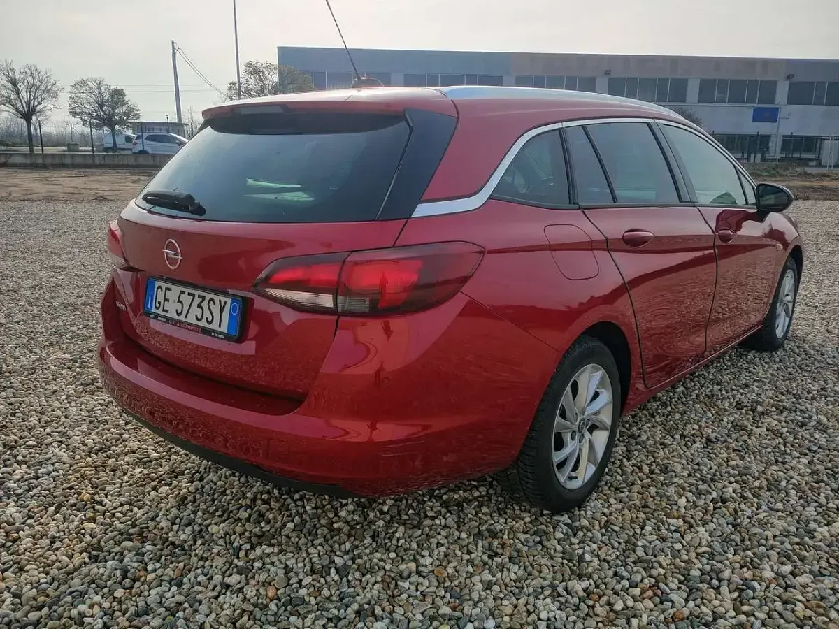 Usata Opel Astra Ultimate 122 CV (89 kW) 2021 Rosso Station wagon