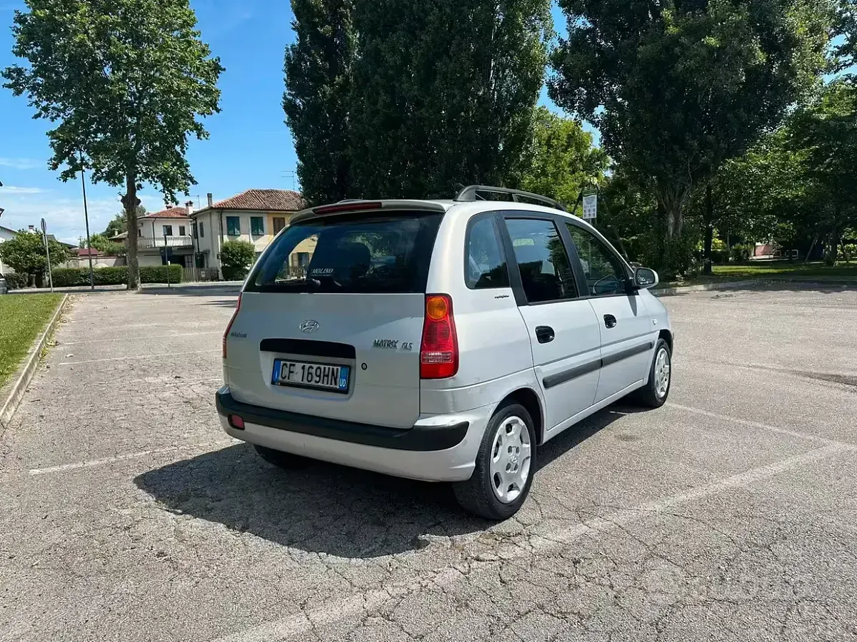 Usata Hyundai Matrix 103 CV (75 kW) 2003 Grigio Monovolume