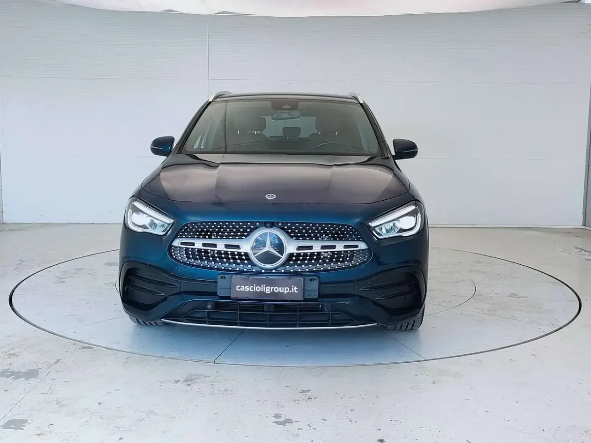 Usata Mercedes GLA200 Premium 150 CV (110 kW) 2022 Bluazzurro SUV