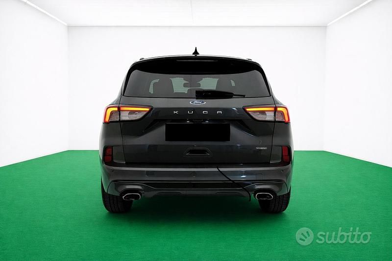 Usata Ford Kuga ST-Line 120 CV (88 kW) 2021 Grigio SUV